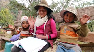 Cusco: menor se convierte en maestra de niños que no tienen Internet en su comunidad