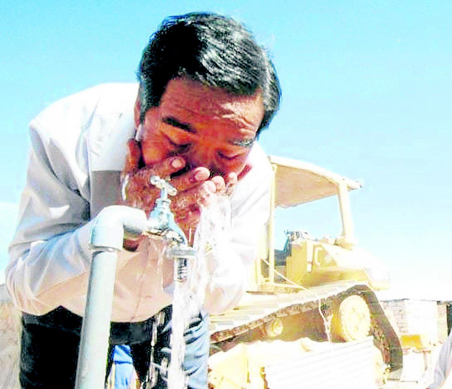 La Libertad: Autoridades apoyan la protesta contra el alza de la tarifa de agua