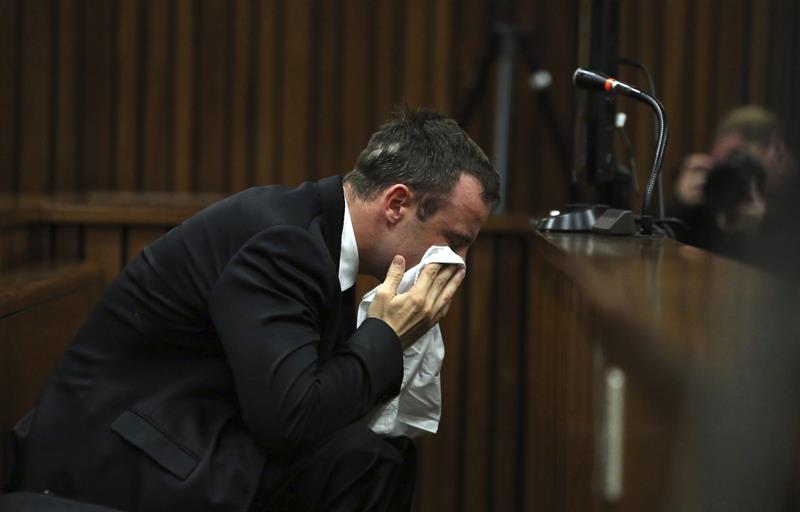 Oscar Pistorius pide perdón por la muerte de su novia