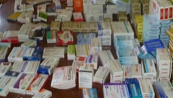 Cuidado con medicinas: Venden fármacos pasados y sin registro sanitario