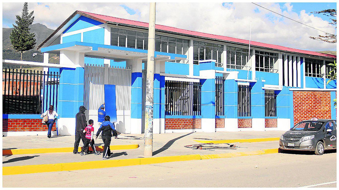 ​Unas 2,800 alumnas del colegio Cocharcas inician año escolar 