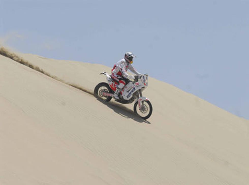 FOTOS del Dakar 2013 : Peterhansel y Barreda toman el mando en las dunas