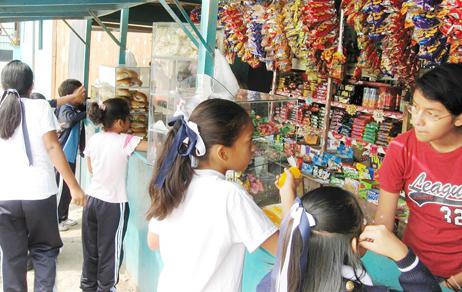 Sectores supervisan los kioskos escolares