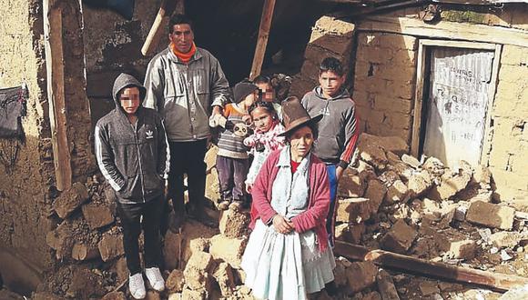Familia con cinco niños pierde su vivienda por torrenciales lluvias 