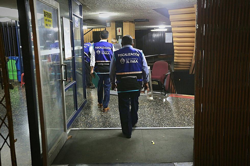 Cercado de Lima: Clausuran cine para adultos 'Tauro' 