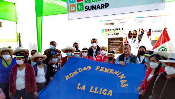 El viceministro de Justicia, Jimmy Quispe De Los Santos y el superintendente nacional de la Sunarp, Luis Longaray Chau, supervisaron las atenciones en la Expoferia Registral. (Foto: Sunarp)