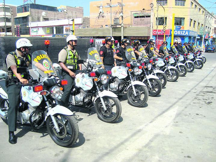 Entrega motos a La División Policial de Chincha