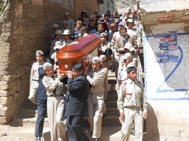 Fallece maestro emblemático del colegio La Victoria de Ayacucho.