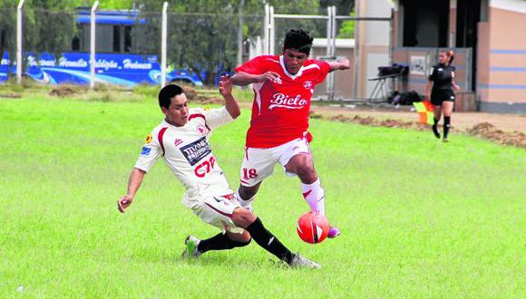 Rueda el balón de la Copa Perú