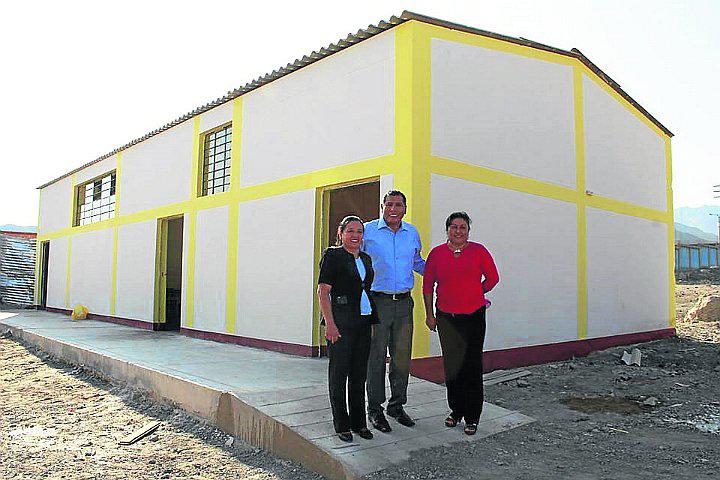 Entregan dos ambientes educativos a colegio Fermín del Castillo Arias