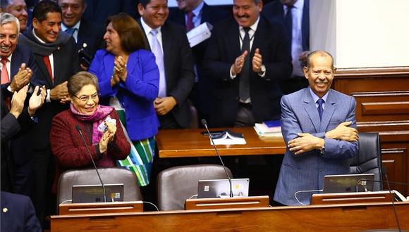 Octavio Salazar regresa al Congreso tras haber estado delicado de salud