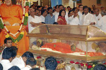 Murió líder espiritual indio Sathya Sai Baba