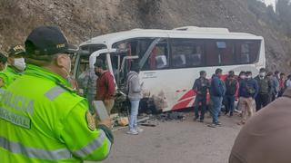 Un fallecido y 15 turistas heridos tras choque de vehículos en Cusco (FOTOS)