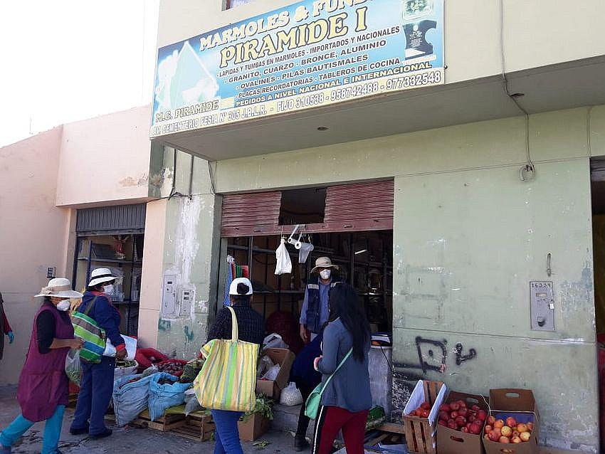 Unos mil ambulantes invaden calles cercanas a la plataforma Andres Avelino