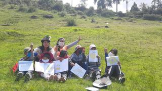 Ayacucho: primas brindan clases a niños del campo que no tienen acceso a Internet (FOTOS)