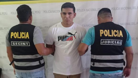 Justin Sneider La Chira Huacache fue trasladado bajo estrictas medidas de seguridad hasta la sede de la Policía Judicial.