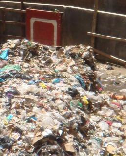 Feria de las "Alasitas" dejó hasta el momento 14 toneladas de basura