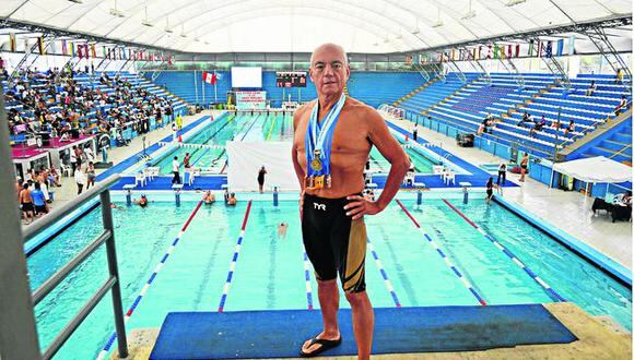 Arequipeño de 68 años consiguió 5 títulos en el nacional de natación 