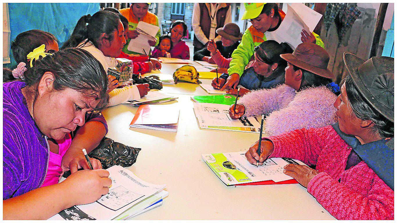Junín: el 95% de analfabetos son mujeres y la culpa es del machismo