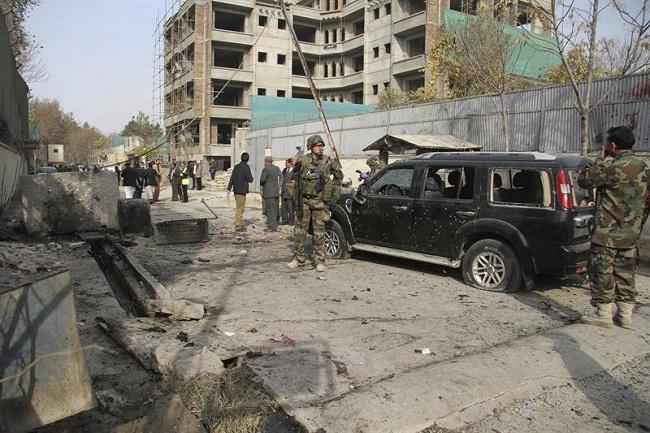 Afganistán: Bomba caminera mata a cuatro civiles