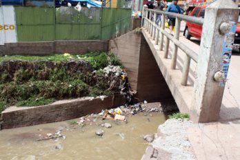 Basura y contaminación en
 el Huatanay