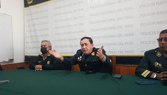 General de la Policía Manuel Rivera López encabezó una conferencia de prensa para informar las medidas que se han adoptado frente a denuncias de extorsión. (Foto: GEC)