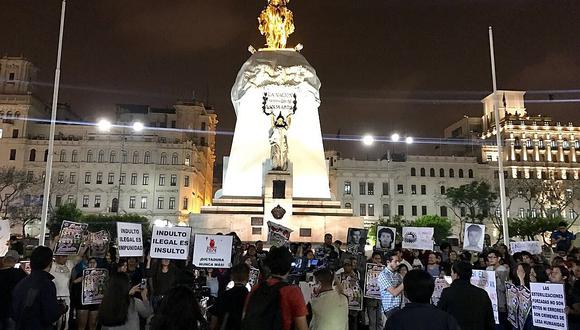 Miles protestan en la Plaza San Martín para rechazar indulto a Alberto Fujimori