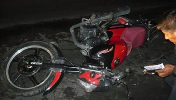 Estudiante muere tras caer de su motocicleta en Vía de Evitamiento