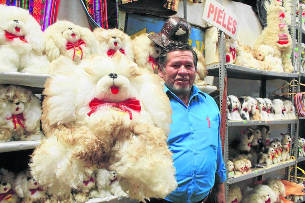 Hombres 'G' de Hualhuas, tejen su destino en lana