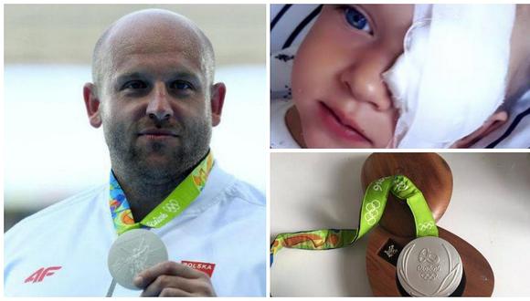 Facebook: Subasta su medalla olímpica para ayudar a niño con cáncer