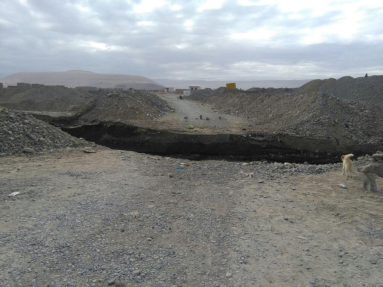 Incremento de caudal del Río Seco corta tres accesos a zona poblada de Viñani