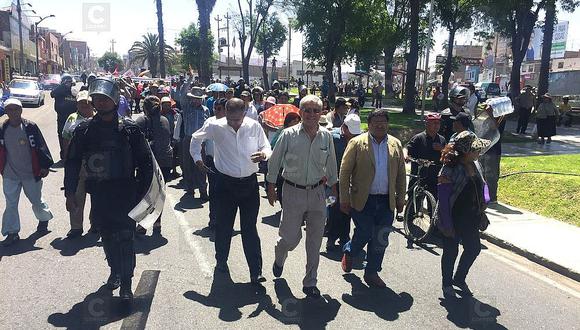 Tacna: Congresista y consejero participaron en marcha contra la corrupción