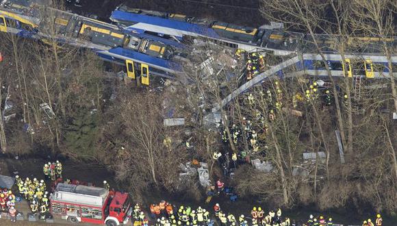 Alemania: Al menos nueve muertos y 150 heridos deja choque de trenes