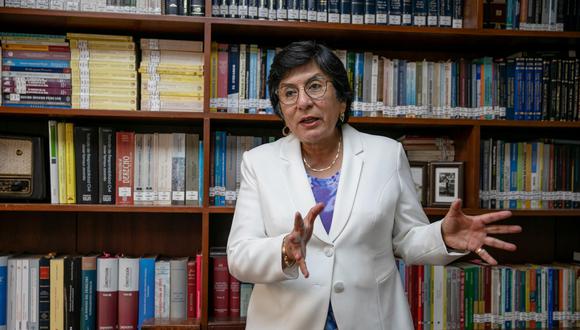 La exmagistrada del TC, Marianella Ledesma, recordó que el modelo constitucional establece mecanismos como la vacancia por incapacidad y destitución por infracción a la Constitución.