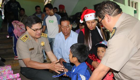 Apurímac: Región Policial obsequió juguetes a niños por Navidad