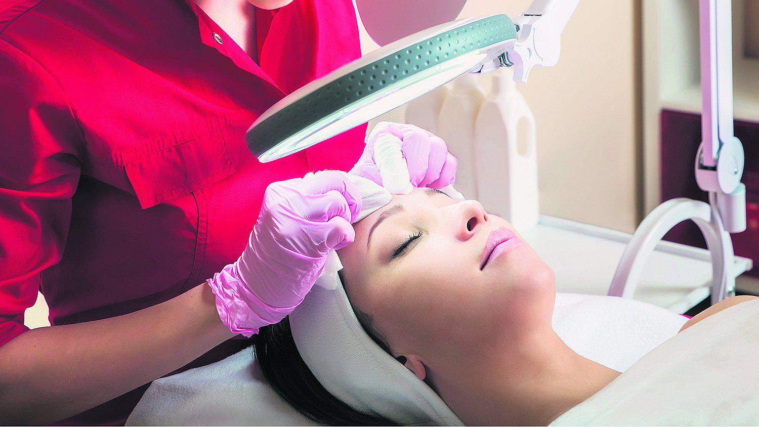 Carreras ligadas a la belleza e imagen personal garantizan negocio propio 