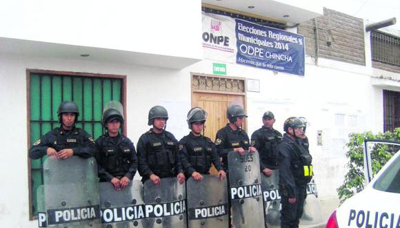 Resguardo policial en la ODPE y JEE Chincha