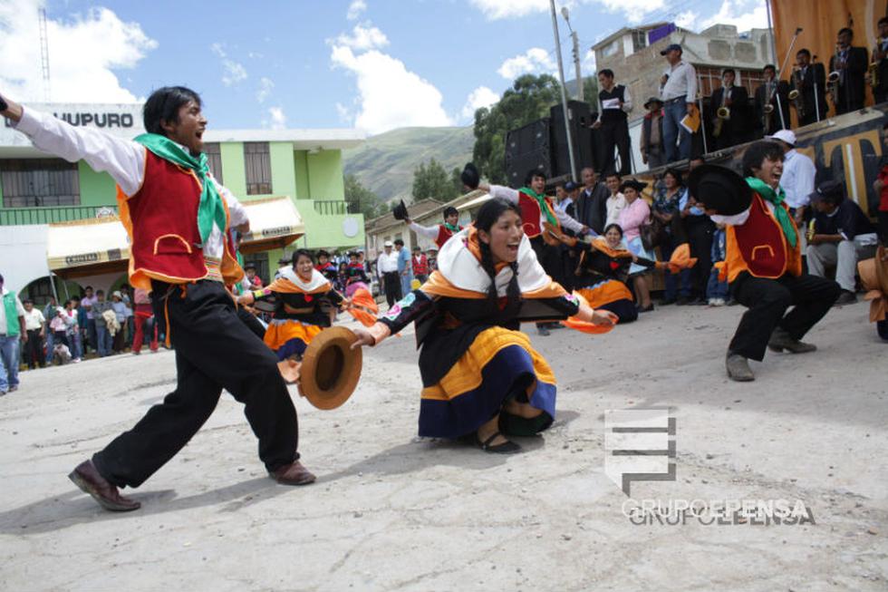 FOTOS: Huaylarsh se goza en distrito de Chupuro