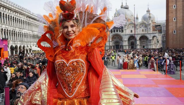 Fue la veinteañera veneciana Linda Pani, ganadora del concurso del 2019, quien realizó el tradicional "Vuelo del Ángel". (EFE).