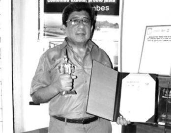 Postulan a poeta peruano a premio Cervantes de España
