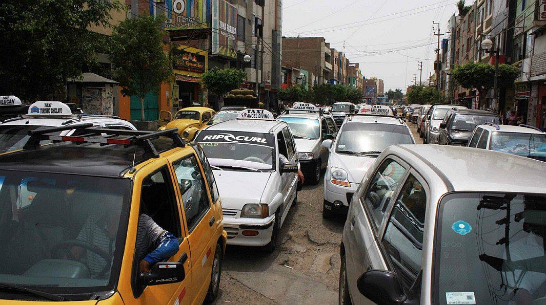 Estiman que en Chiclayo operan más de 9,000 taxis de manera informal