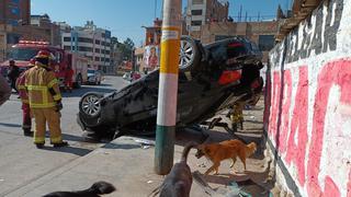 Por excesiva velocidad en zona urbana vehículo vuelca y deja cinco heridos en Huancayo