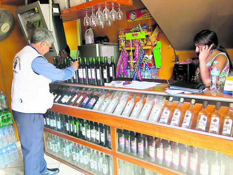 Asaltan licorería en la avenida San Martín, a una cuadra de la plaza