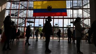 Inician elecciones generales en Ecuador en medio de la pandemia de COVID-19