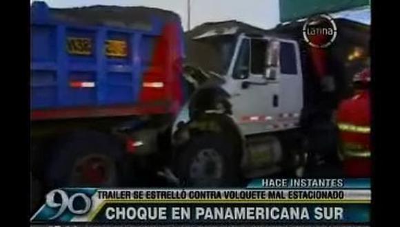 Accidente en la Panamericana Sur por volquete mal estacionado