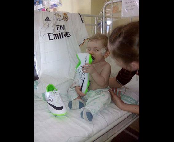 Cristiano Ronaldo se ofrece a pagar operación a bebé