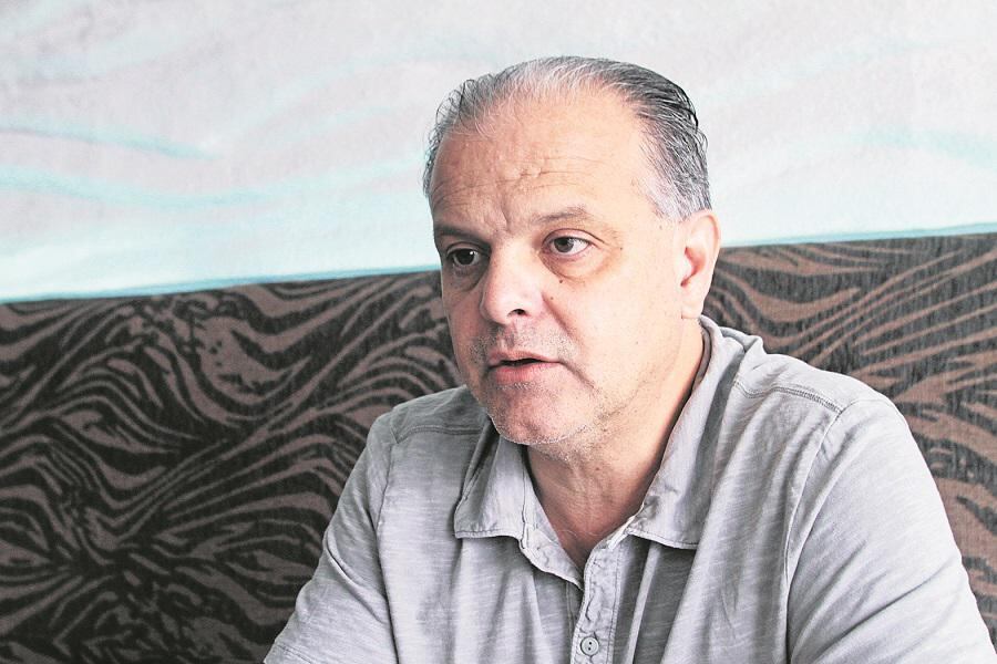 Carlos Franz, escritor chileno: “El nacionalismo desató guerras y aún nos persigue”