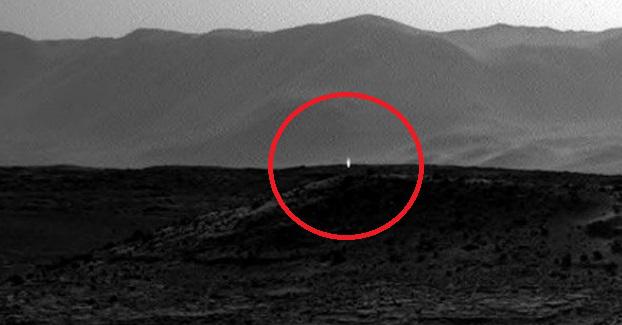 Captan extraña luz en superficie de Marte