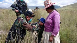 Cusco: Agentes de la DIROES repartieron mascarillas a pobladores de comunidades (FOTOS)