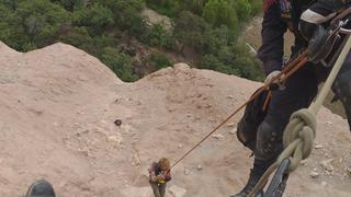 Arequipa: Rescatan a sujeto que atrapado en barranco de Uchumayo